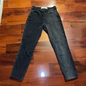 Hollister: high-rise mom jean vintage stretch